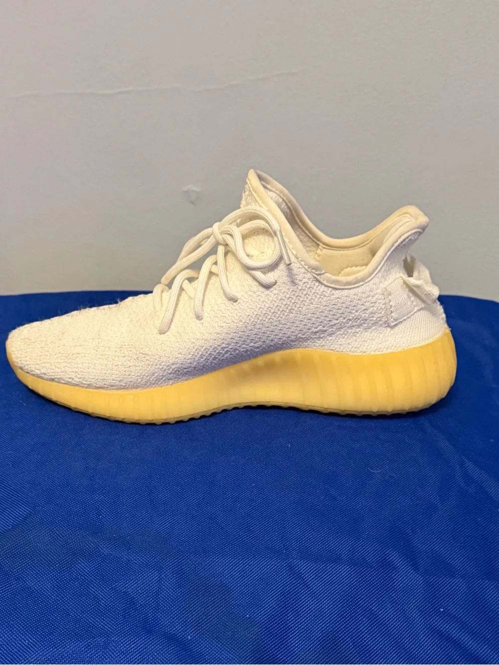 100% Authentic YEEZY Womens 7.5/Youth 6 White with Gum Sole